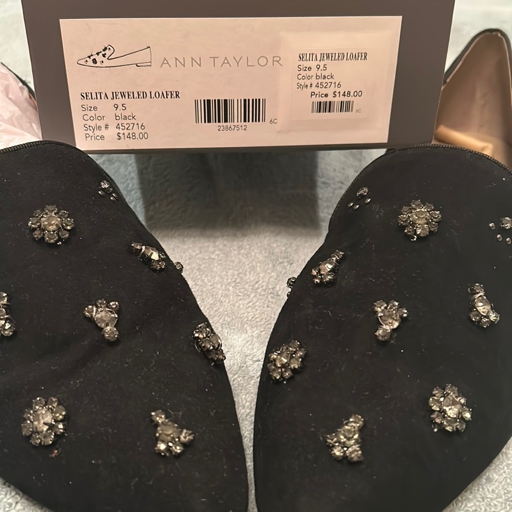 New ANN TAYLOR BLACK SUEDE JEWELED flats. Jewels are in charcoal and grey.